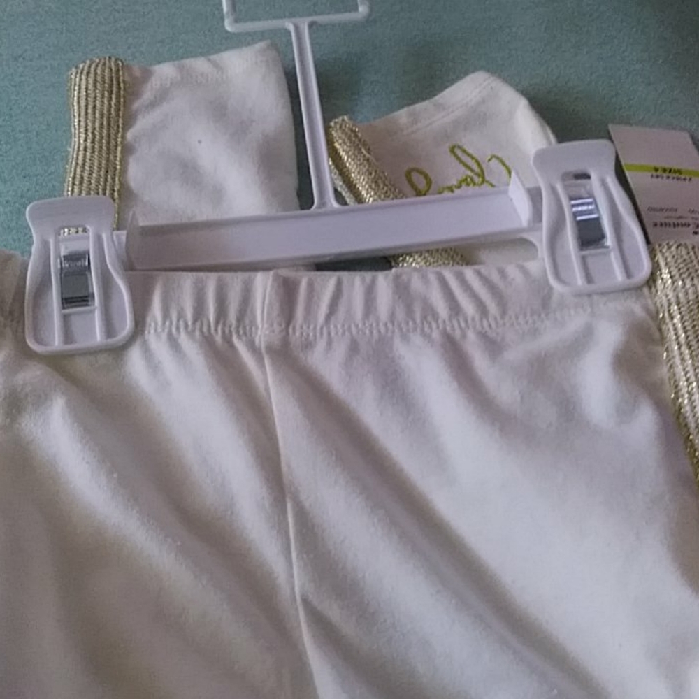 Clothes - Picture 6 of 7